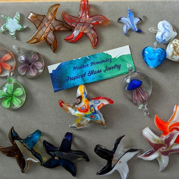 Hi! I'm Heather. I sell beautiful glass jewelry! And nice name brand clothes!π - Picture 3 of 4